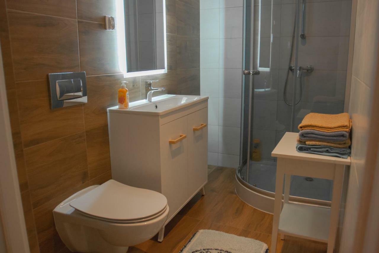 Noclegi "Boczna 5A" Apartamenty Goscinne شتشافنو-زدروي المظهر الخارجي الصورة