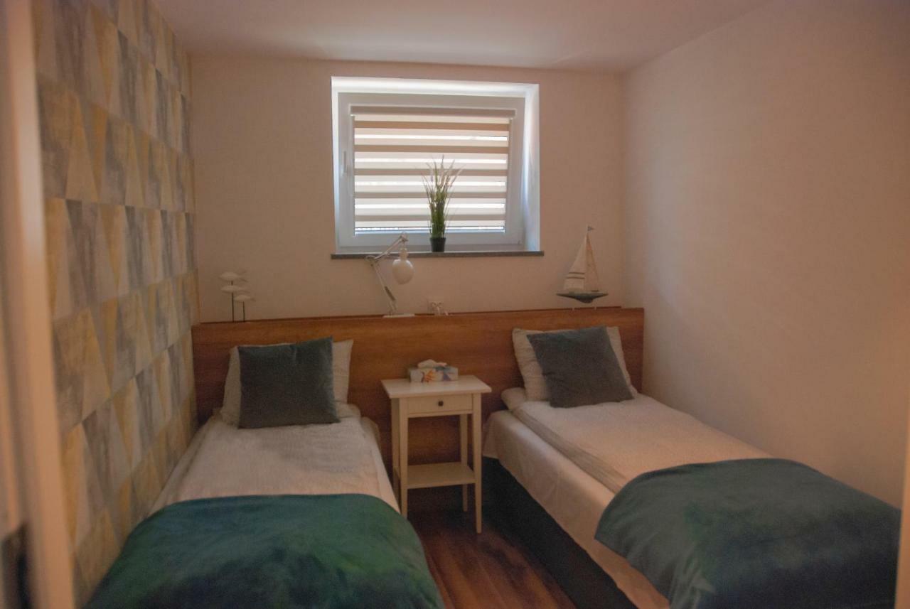 Noclegi "Boczna 5A" Apartamenty Goscinne شتشافنو-زدروي المظهر الخارجي الصورة